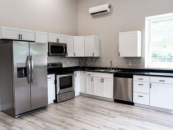 5th image of 2242 Price Ave #B
