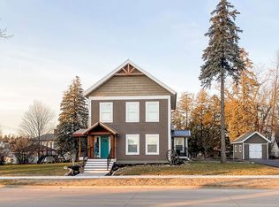106 E Main St, Waukon, IA 52172