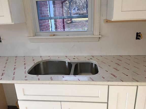 3rd image of 2272 Brookside Ave