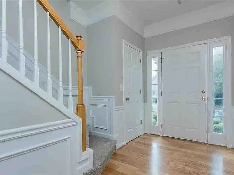 1108 Thornborough Dr — Photo 2