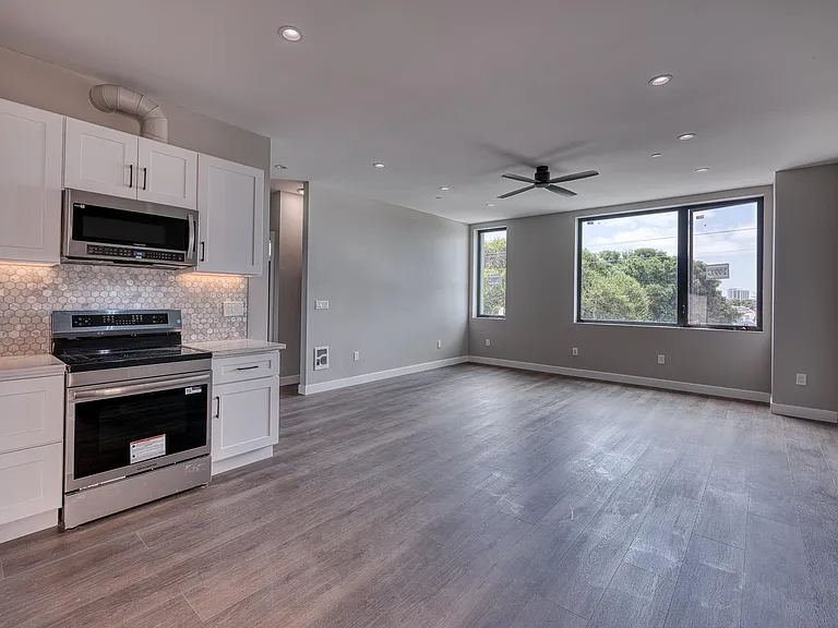 4202 Telegraph Ave #204 — Photo 9
