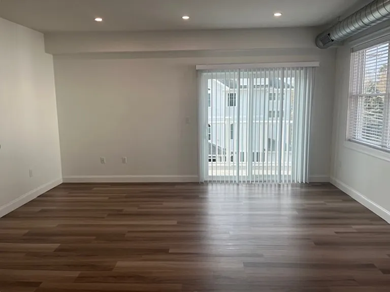 44 School St — Photo 10