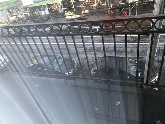 Rented by Zikos Realty Services | media 16