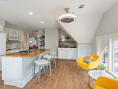 1 bed, 1100 sqft, $1,310 — Photo 2