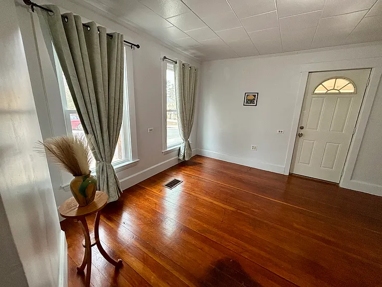 17 Main St #1 — Photo 26