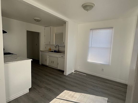 2nd image of 414 1/2 Washington Ave