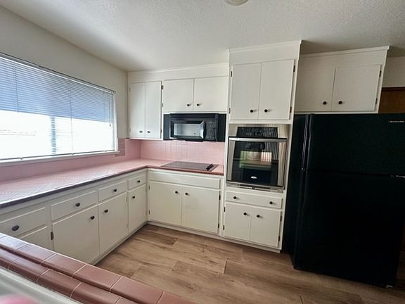 4th image of 1962 Evergreen Ave