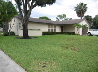 118 Martin Circle, ROYAL BEACH, FL 33411