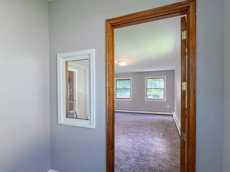 142 E Meadow Rd — Photo 4