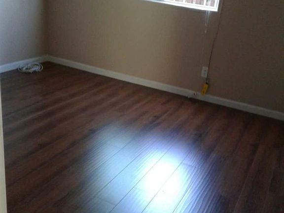 4th image of 659 E 116th St