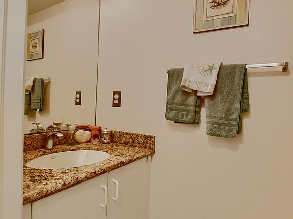 5th image of 6021 NW 43rd Terrace