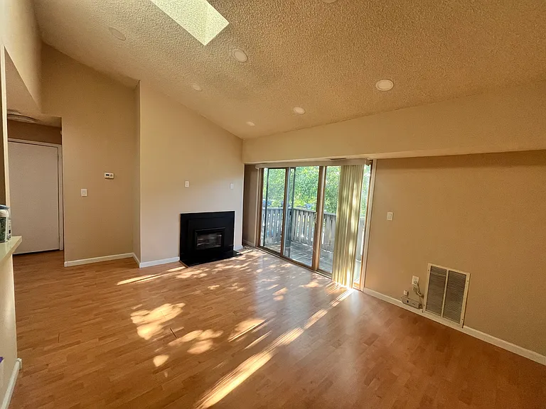 1106 Aspen Dr — Photo 8