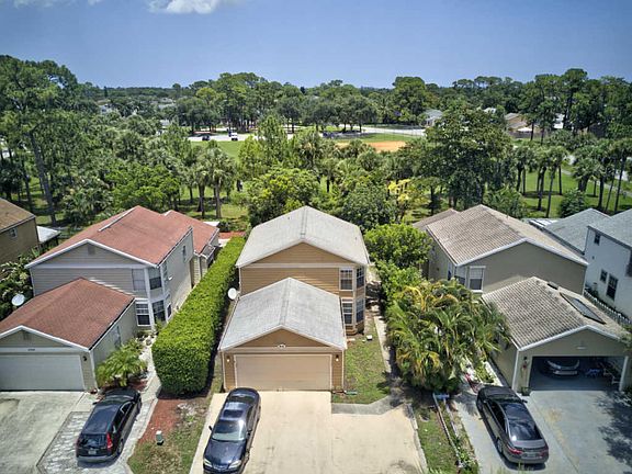 2nd image of 1332 Strawberry Ln