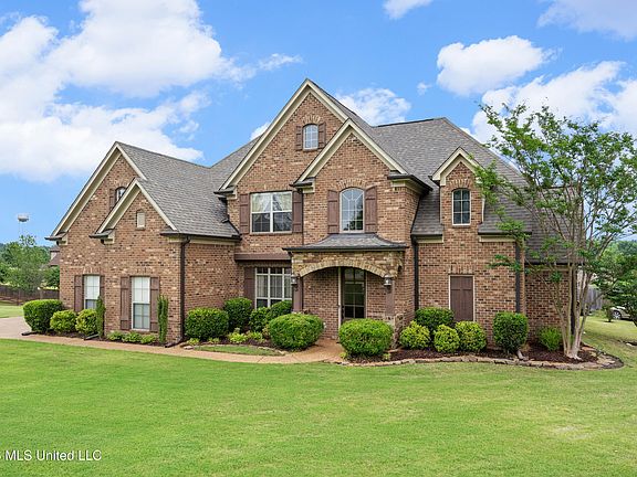 3rd image of 8677 Shallow Creek Dr