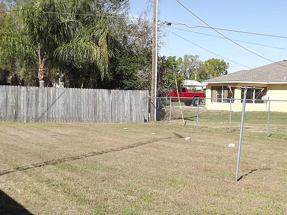 5th image of 10629 SE 51st Ct