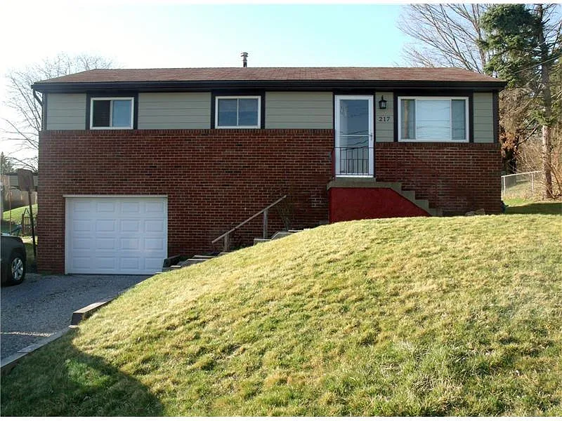 217 Tilford Rd photo 1