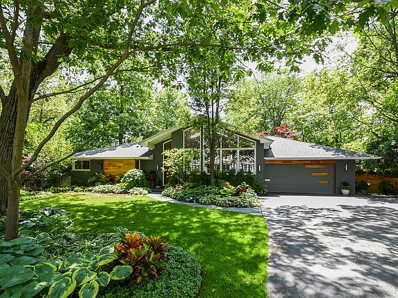 2nd image of 1227 Glenoak Ln