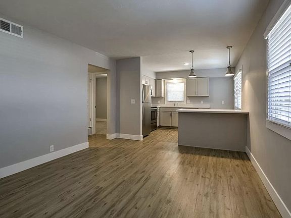 4th image of 119 N 41st St APT 6