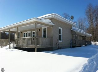 9950 Meadow Ln, Farwell, MI 48622