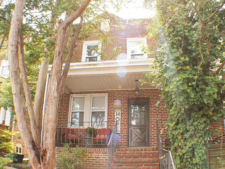1604 W 11th St #2 — Photo 1