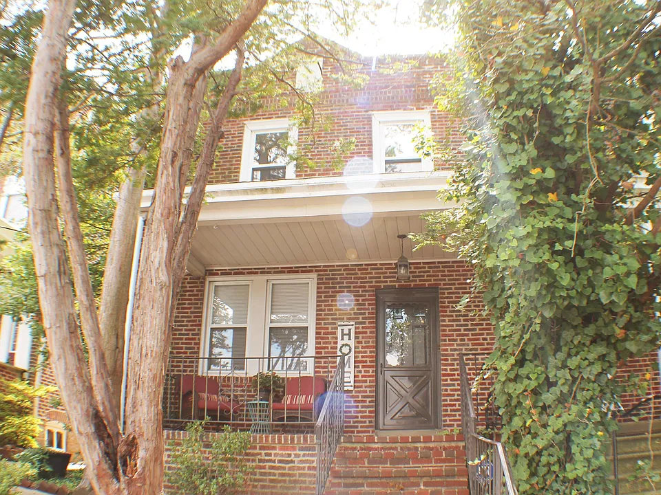 1604 W 11th St #2
