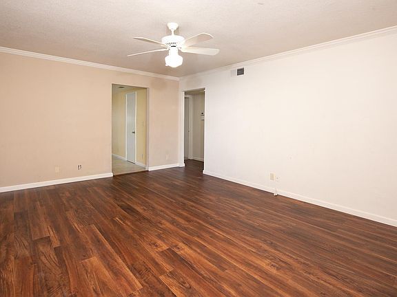 Living room - going in