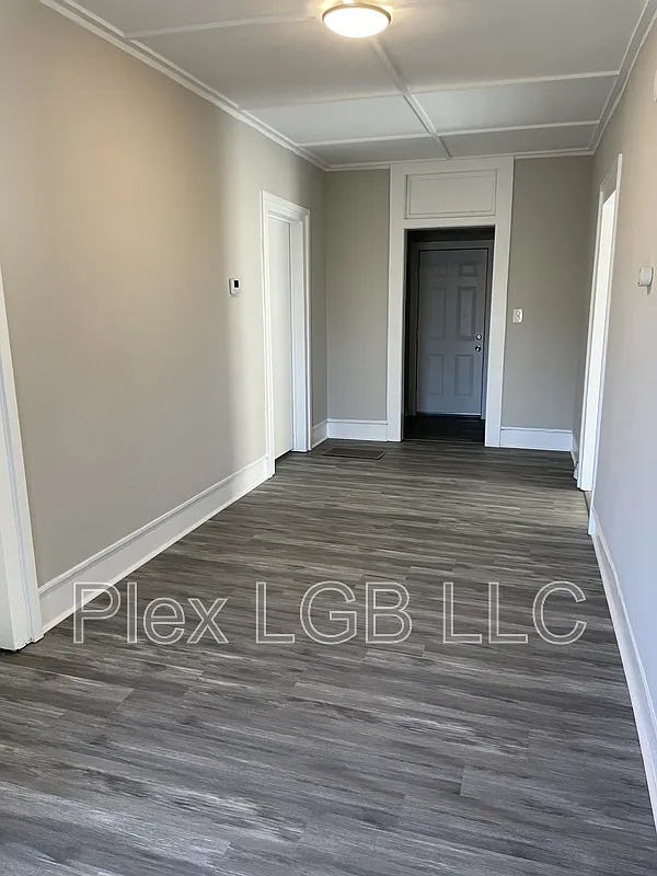 2 bed, 1.0 bath, 1188 sqft, $1,100 — Photo 2