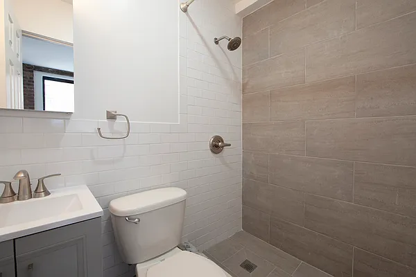 Rented by R New York | media 7