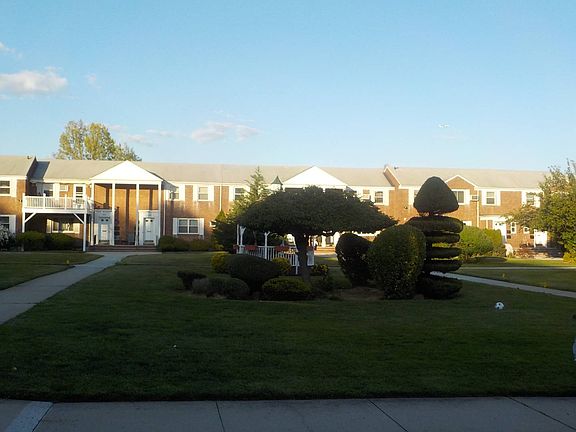 2nd image of 72-03 Little Neck Pkwy Floor 1