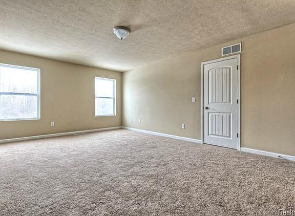 3rd image of 436 Knollwood Dr