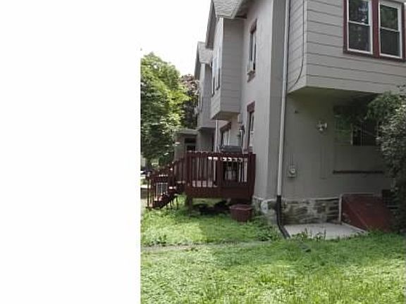 2nd image of 4711 Conshohocken Ave