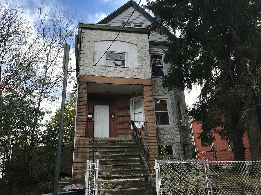 162 Maple Ave photo 1