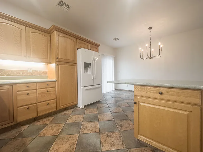 11513 W Kansas Ave — Photo 10