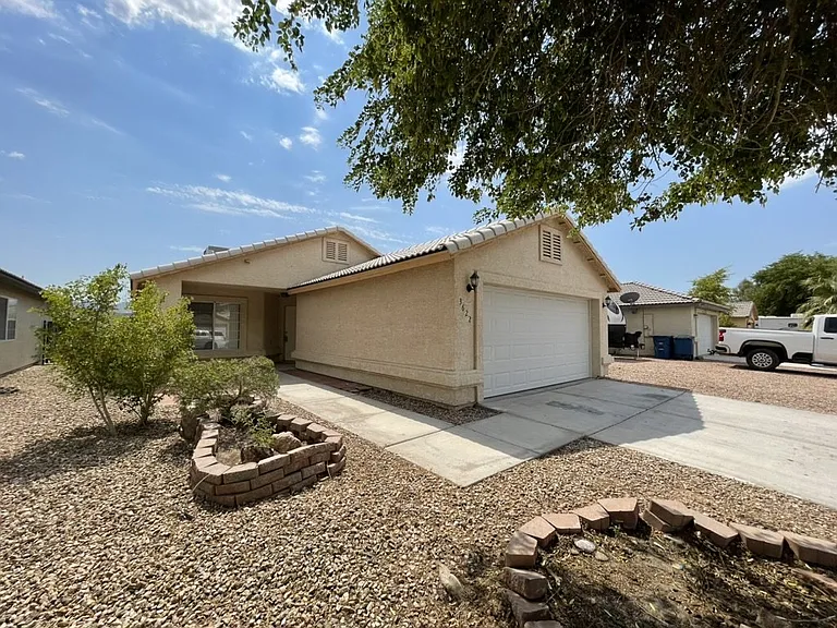 3622 Terra Loma Dr — Photo 2
