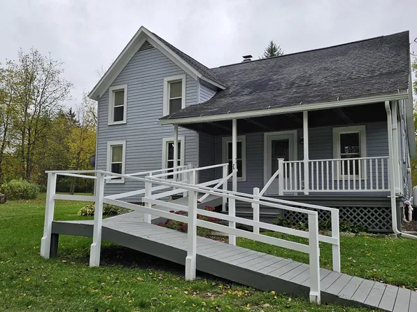 6526 Colton Rd, La Fayette, NY 13084