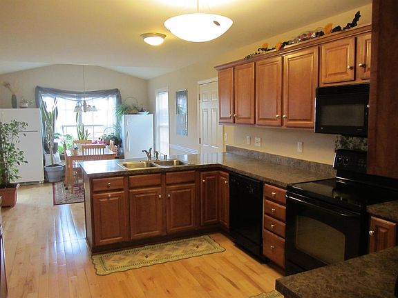 4th image of 2829 Belle Haven Pl