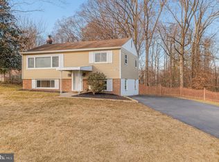 1916 Willow Ln, Woodbridge, VA 22191