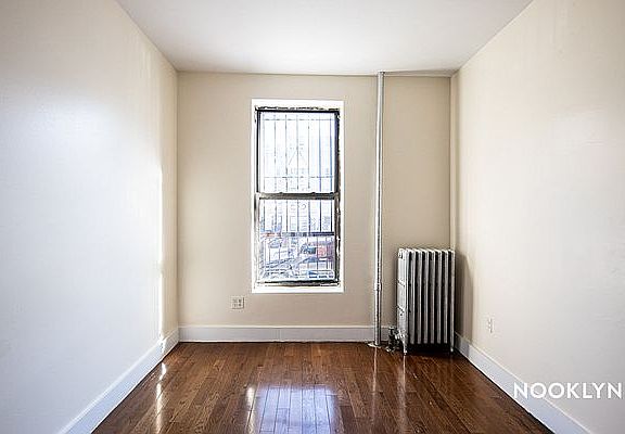 2nd image of 157 Jefferson Ave APT 1R