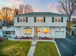 182 Burlington Ave, Deer Park, NY 11729
