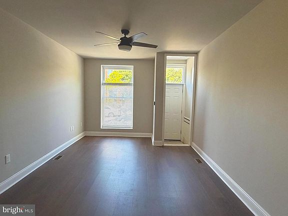 4th image of 2813 E Madison St