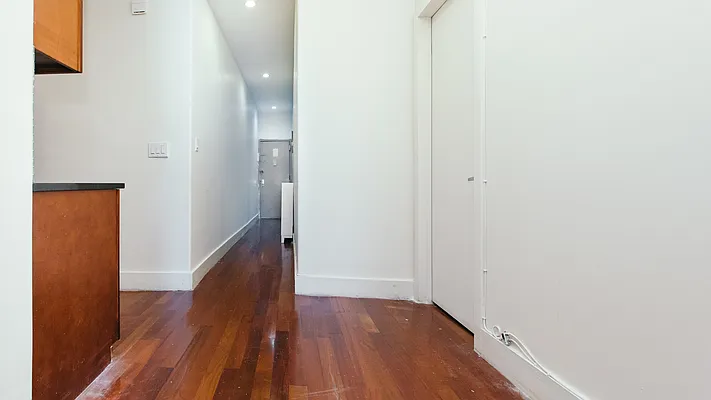 Rented by Nooklyn NYC LLC | media 8