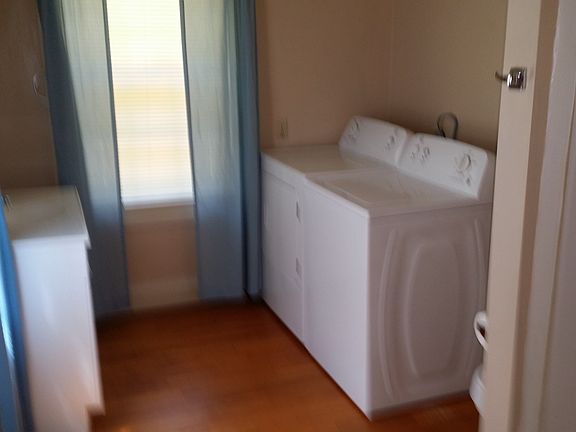 Bathroom/Laundryroom