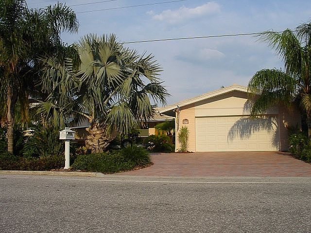 2nd image of 2671 E Vina Del Mar Blvd