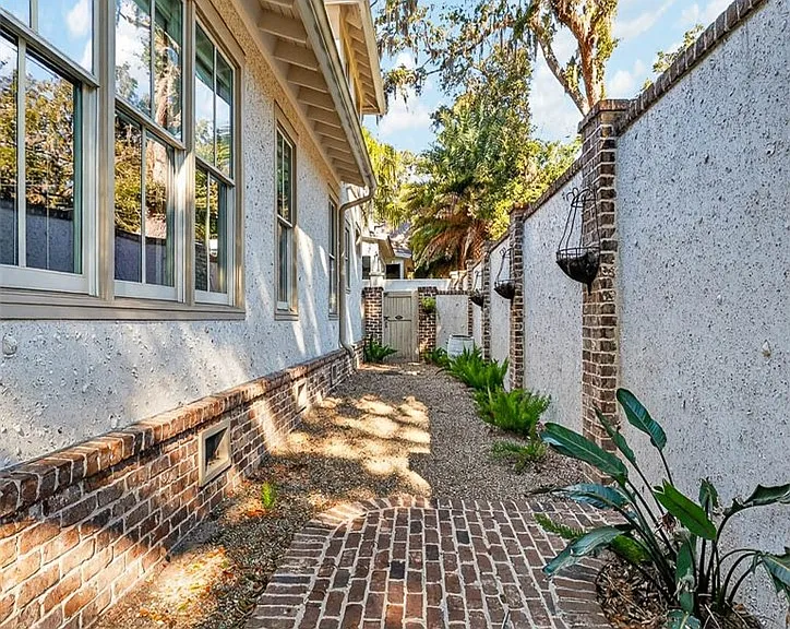 1030B Village Oaks Ln — Photo 4