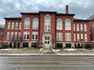 205 Bluff St APT 3D, Dubuque, IA 52001