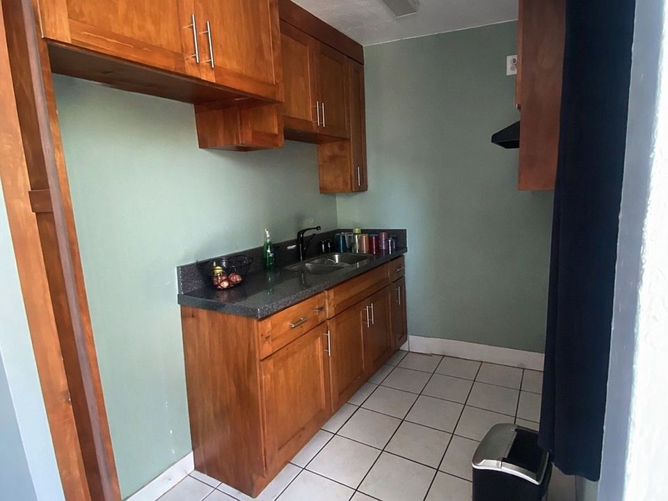 1st image of 1149 E 61st St