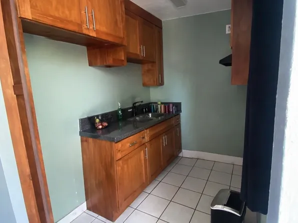 1149 E 61st St, Los Angeles, CA 90001