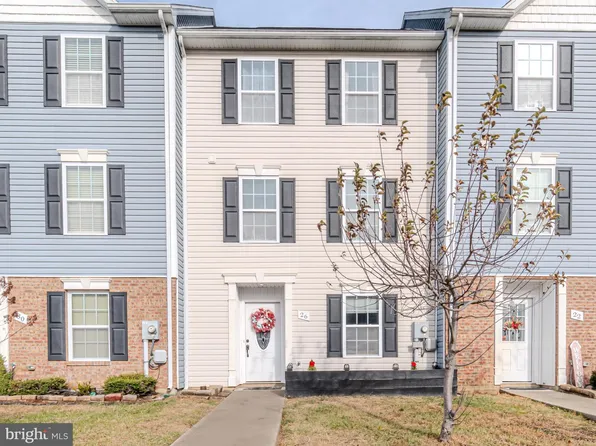 26 Envy Ct, Inwood, WV 25428