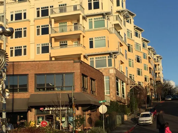 109 2nd St S APT 425, Kirkland, WA 98033