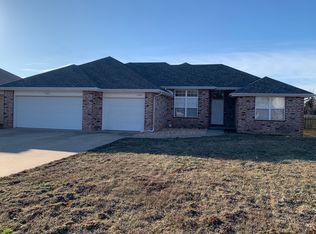 2782 W Lasalle St, Springfield, MO 65807